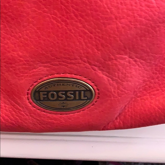 Red Fossil Purse - Picture 4 of 7